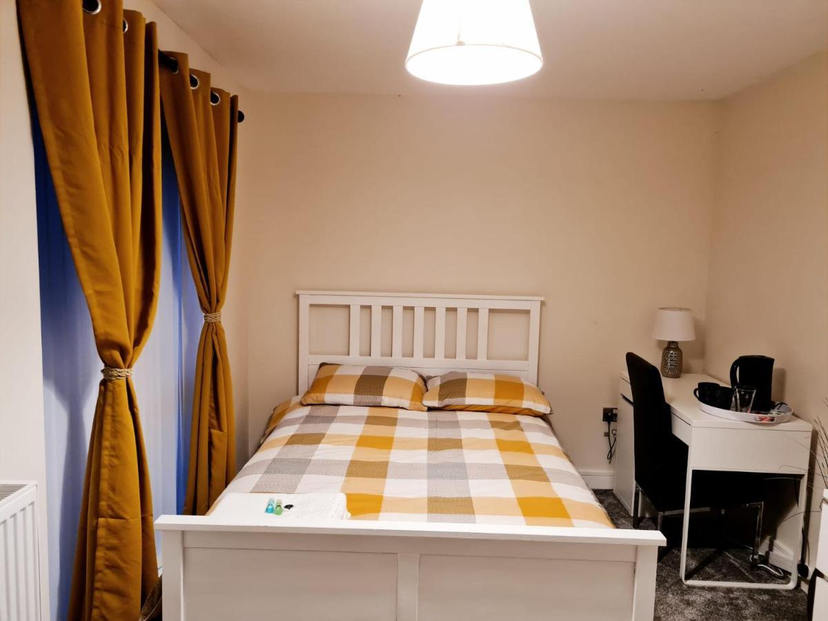 Mills Home Stays ダービー エクステリア 写真